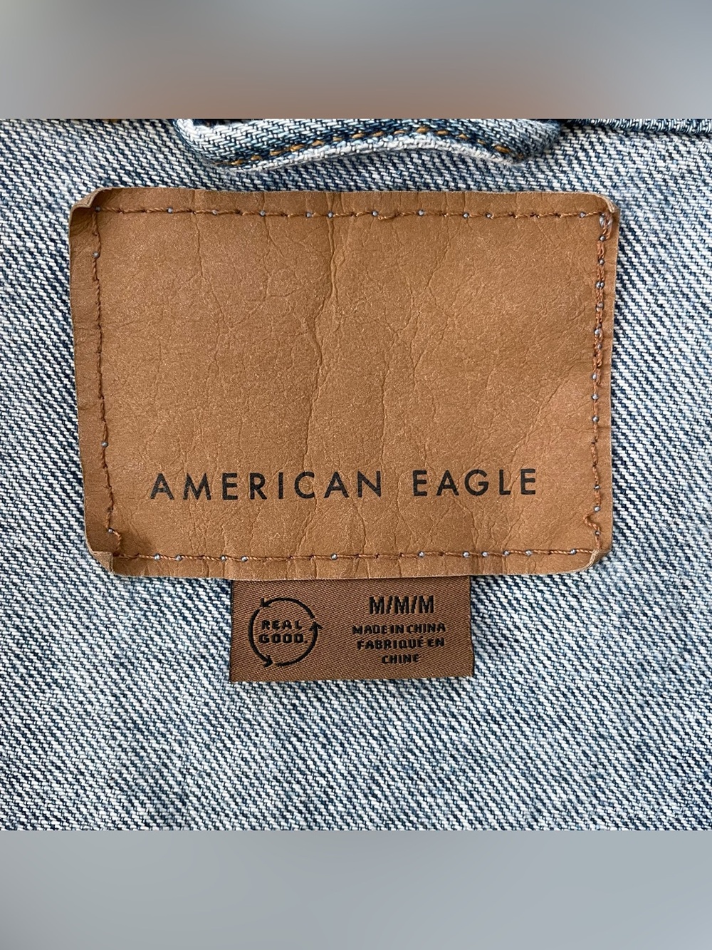 American Eagle Jean Jacket Womens M Blue Denim Trucker Faded Wash 100% Cotton - Picture 5 of 14